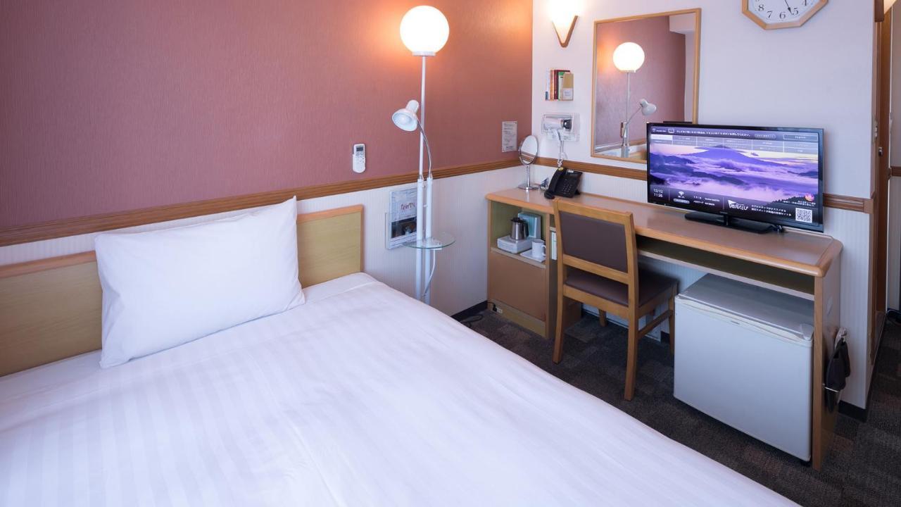 Toyoko Inn Matsuyama Ichibancho Екстериор снимка