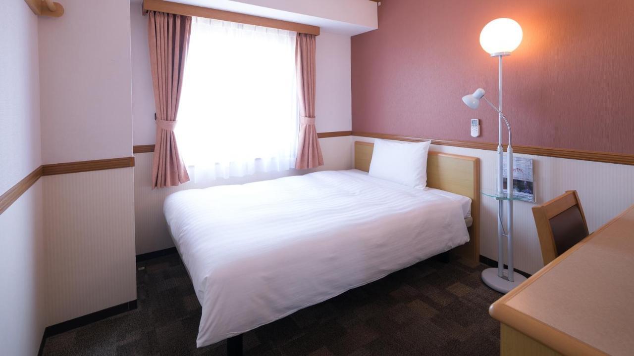 Toyoko Inn Matsuyama Ichibancho Екстериор снимка