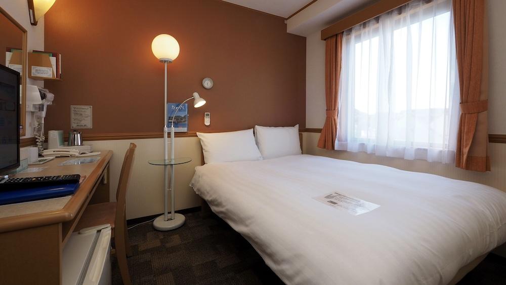 Toyoko Inn Matsuyama Ichibancho Екстериор снимка