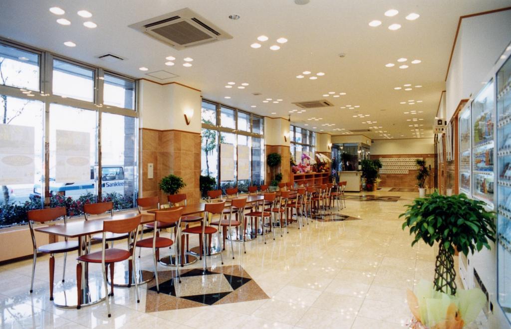 Toyoko Inn Matsuyama Ichibancho Екстериор снимка